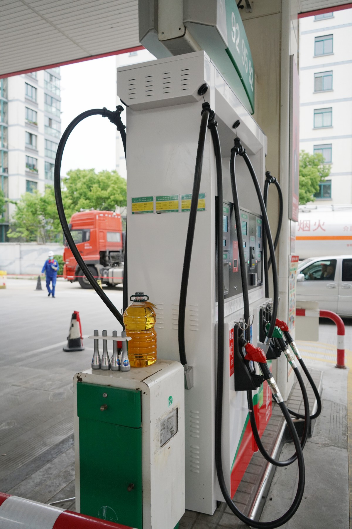 New Function 1/2/4 Nozzles Petrol Dispenser Fuel Dispenser Fuel Pump